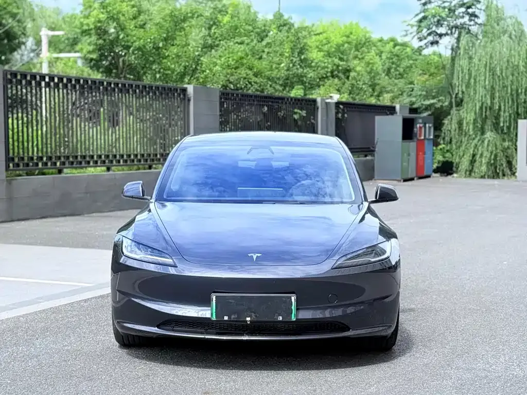 Tesla Model 3 — фото 3