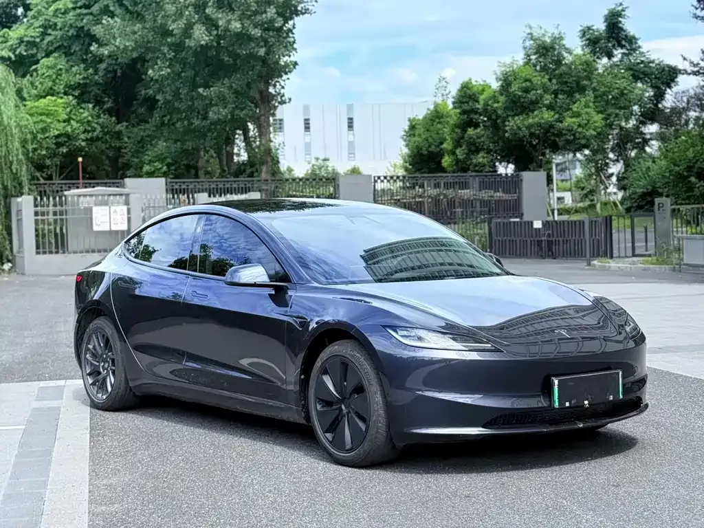 Tesla Model 3 — фото 7