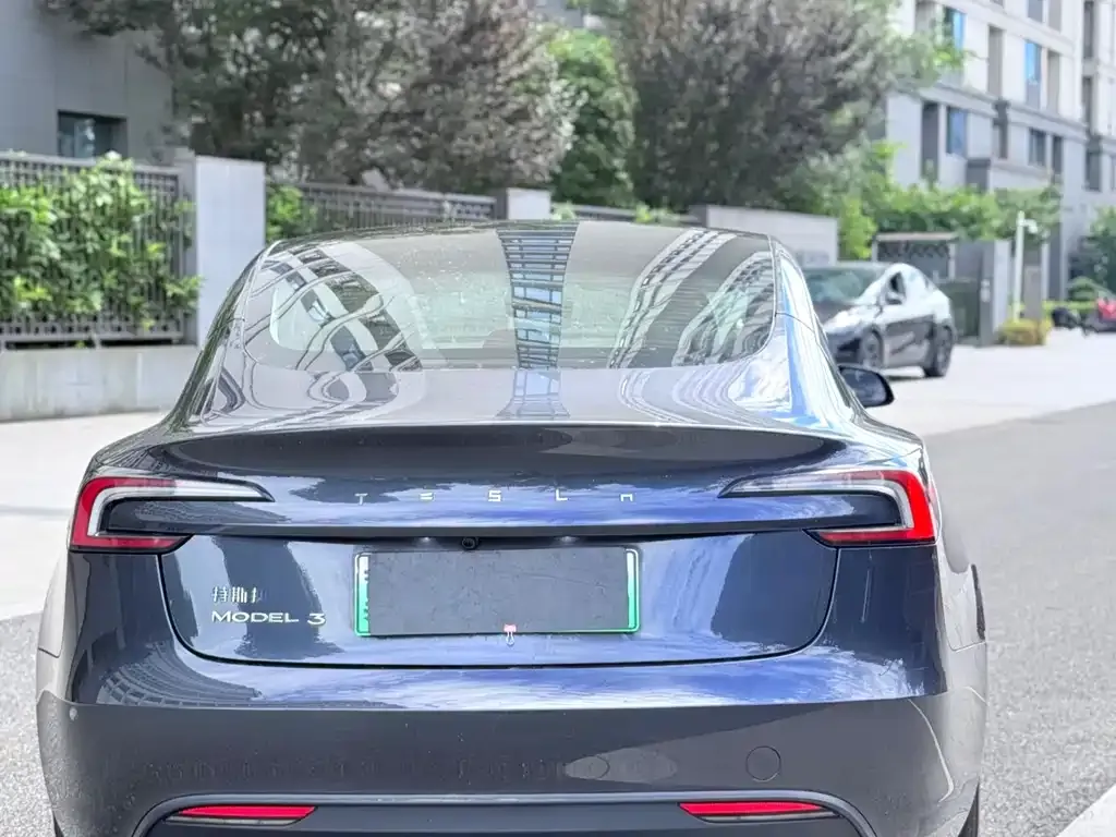 Tesla Model 3 — фото 2