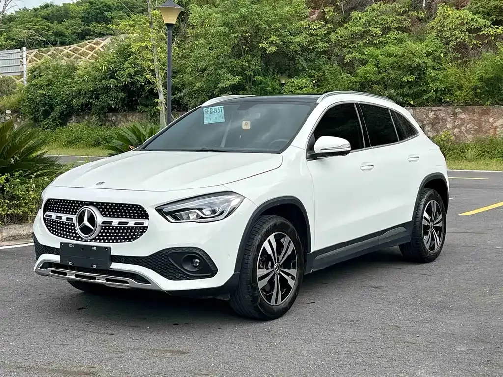 Mercedes-Benz GLA — фото 1