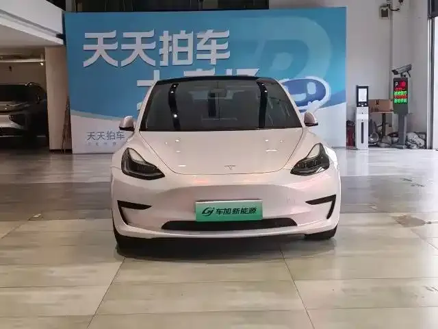 Tesla Model 3 — фото 3