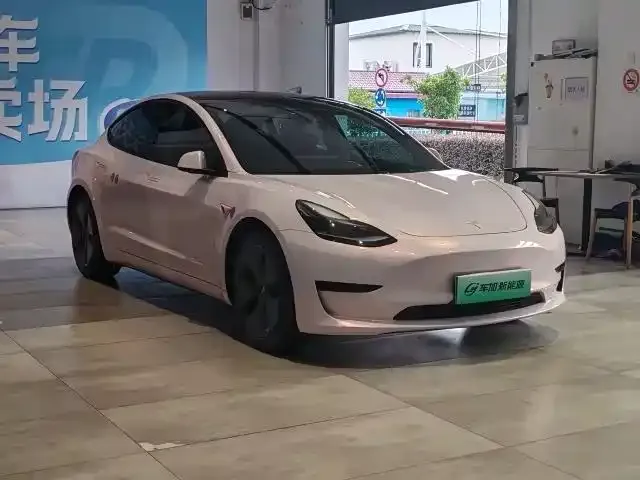 Tesla Model 3 — фото 6