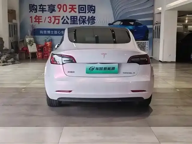 Tesla Model 3 — фото 7