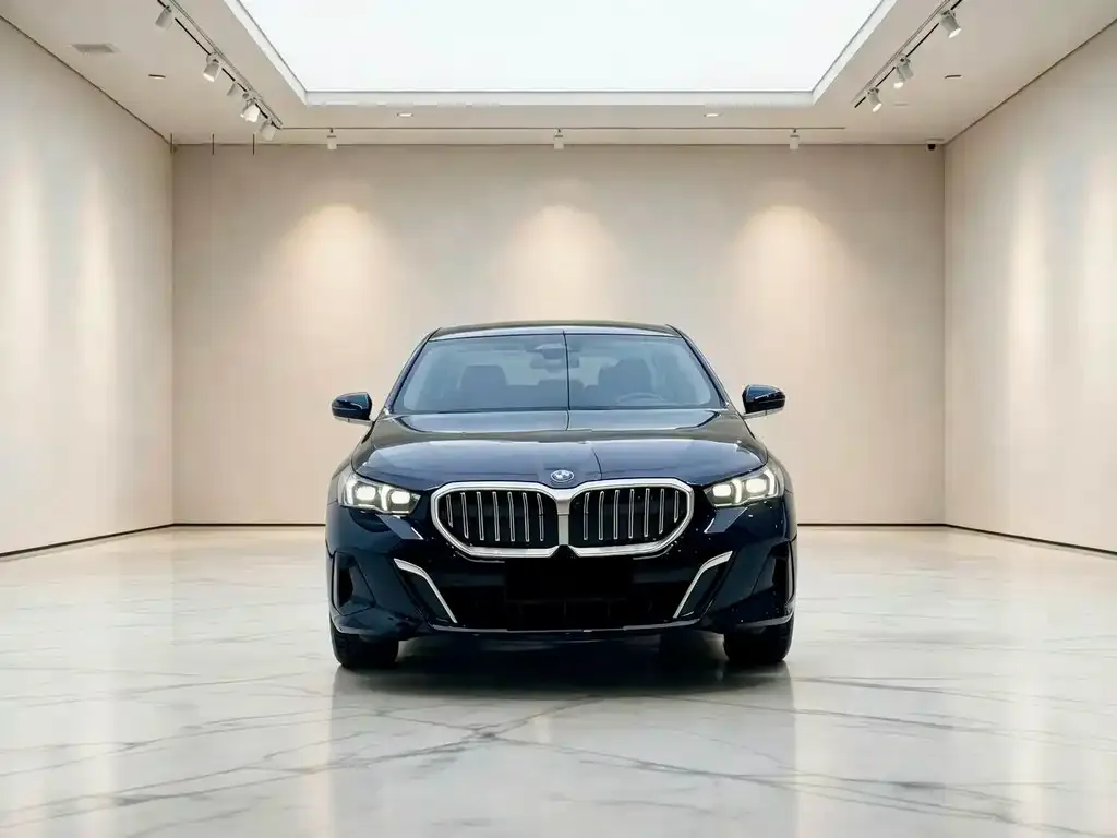 BMW 5 Series — фото 2
