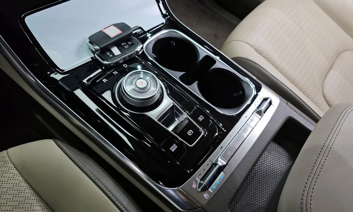 Kia Carnival — фото 10