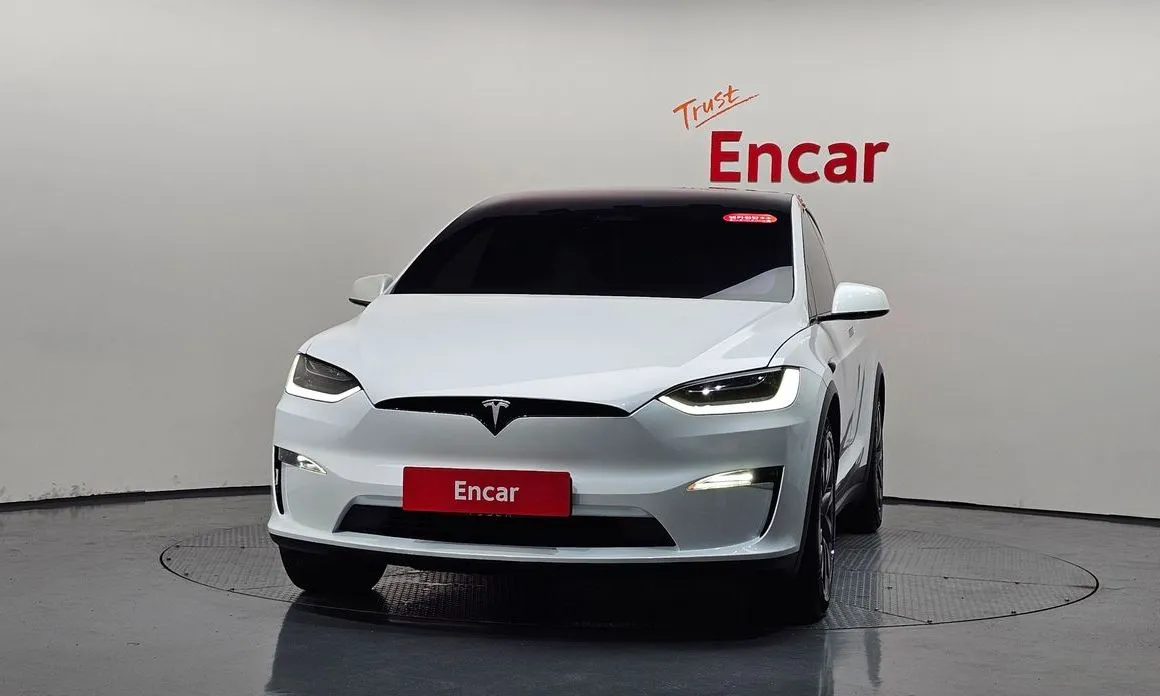 Tesla Model X — фото 3