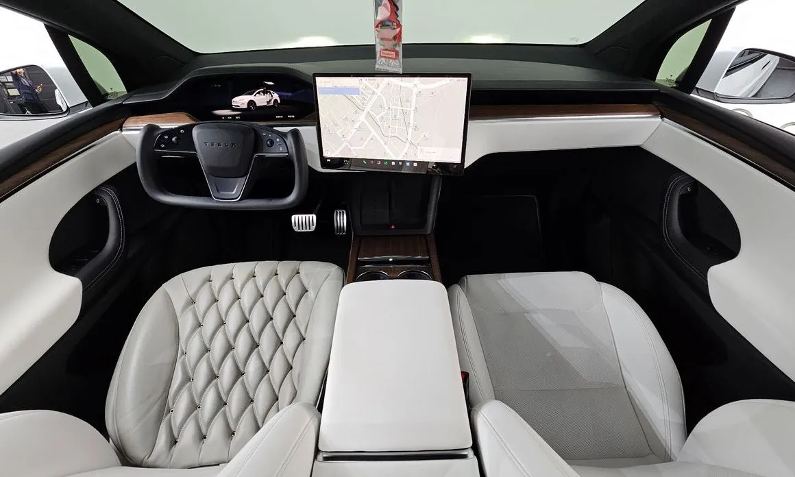Tesla Model X — фото 5