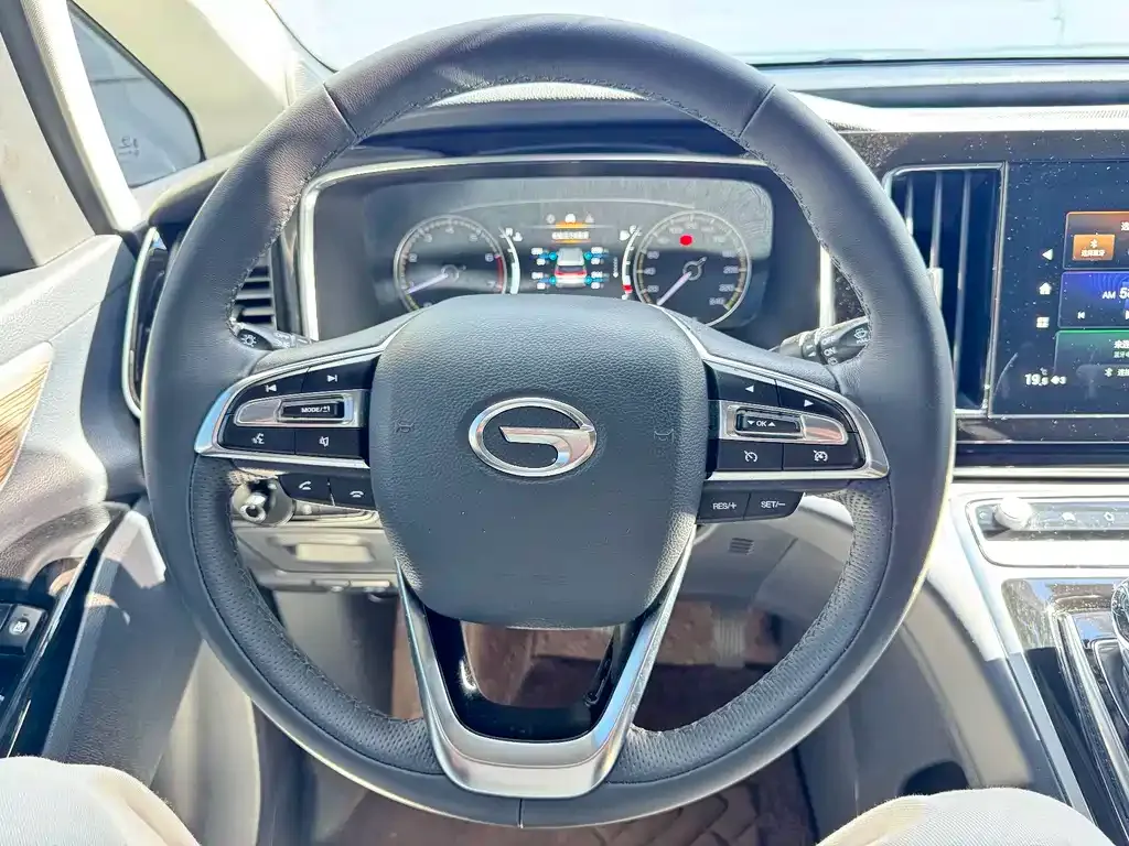 GAC Motor Trumpchi M8 — фото 10