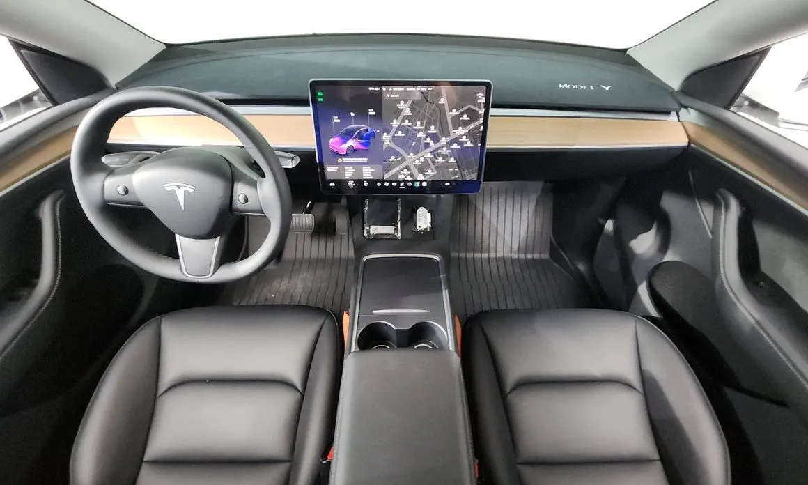 Tesla Model Y — фото 6