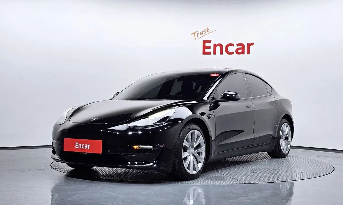 Tesla Model 3 — фото 1