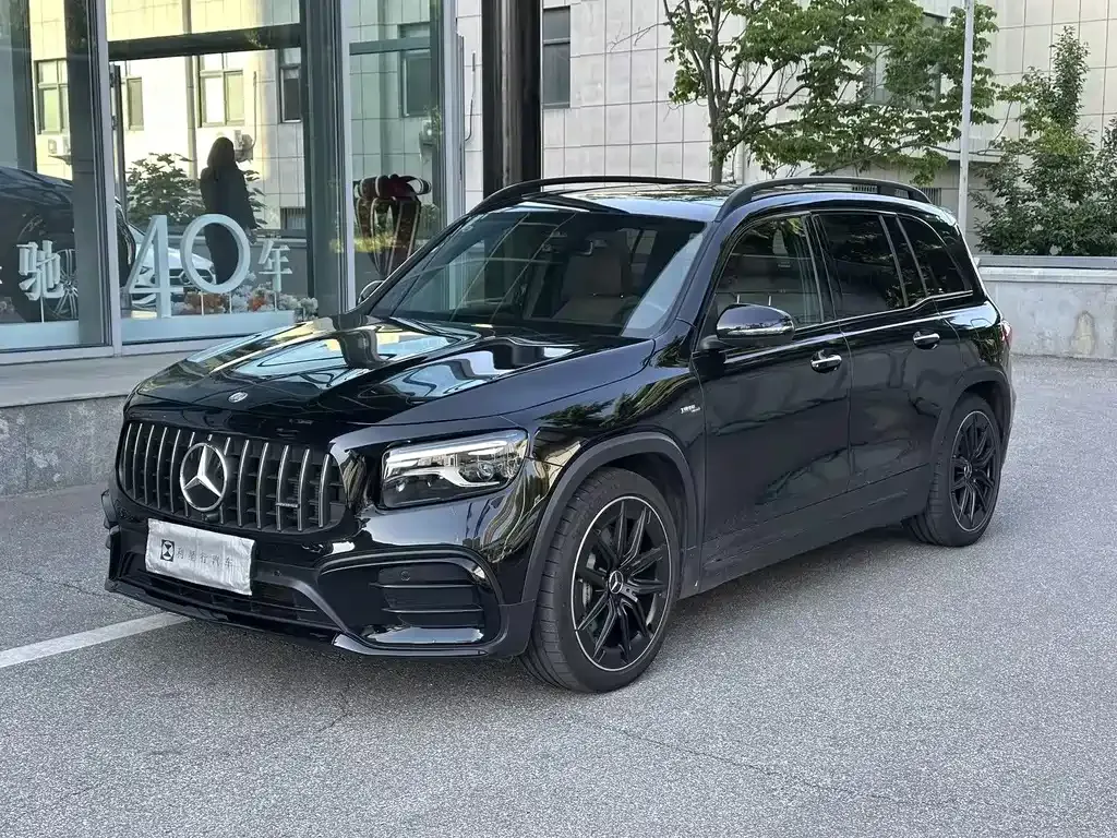 Mercedes-Benz GLB AMG — фото 1