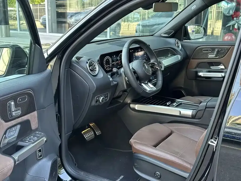 Mercedes-Benz GLB AMG — фото 3