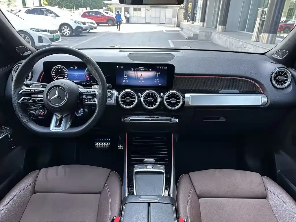Mercedes-Benz GLB AMG — фото 8