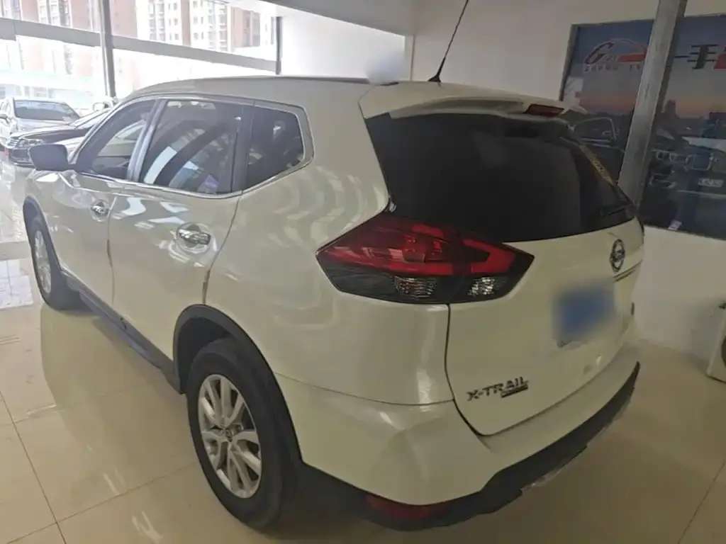 Nissan X-Trail 2023 из CN, фото 2