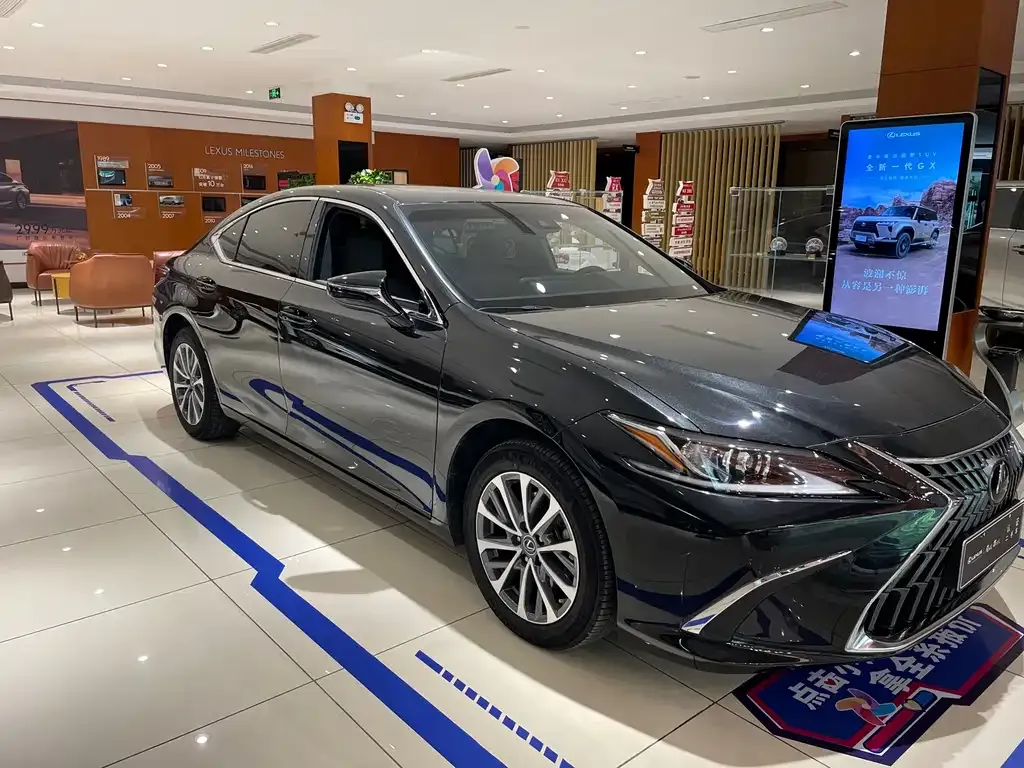 Lexus ES — фото 10