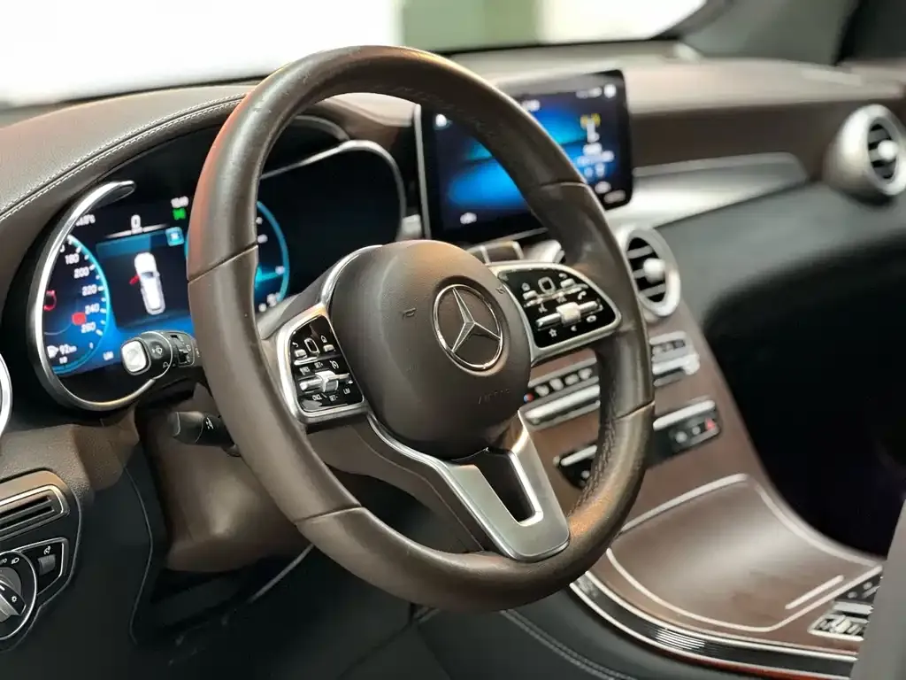 Mercedes-Benz GLC — фото 10
