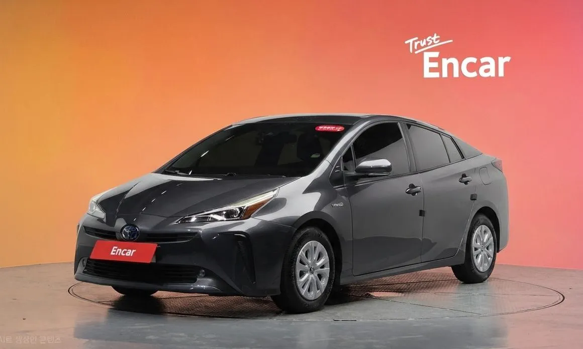 Toyota Prius — фото 1