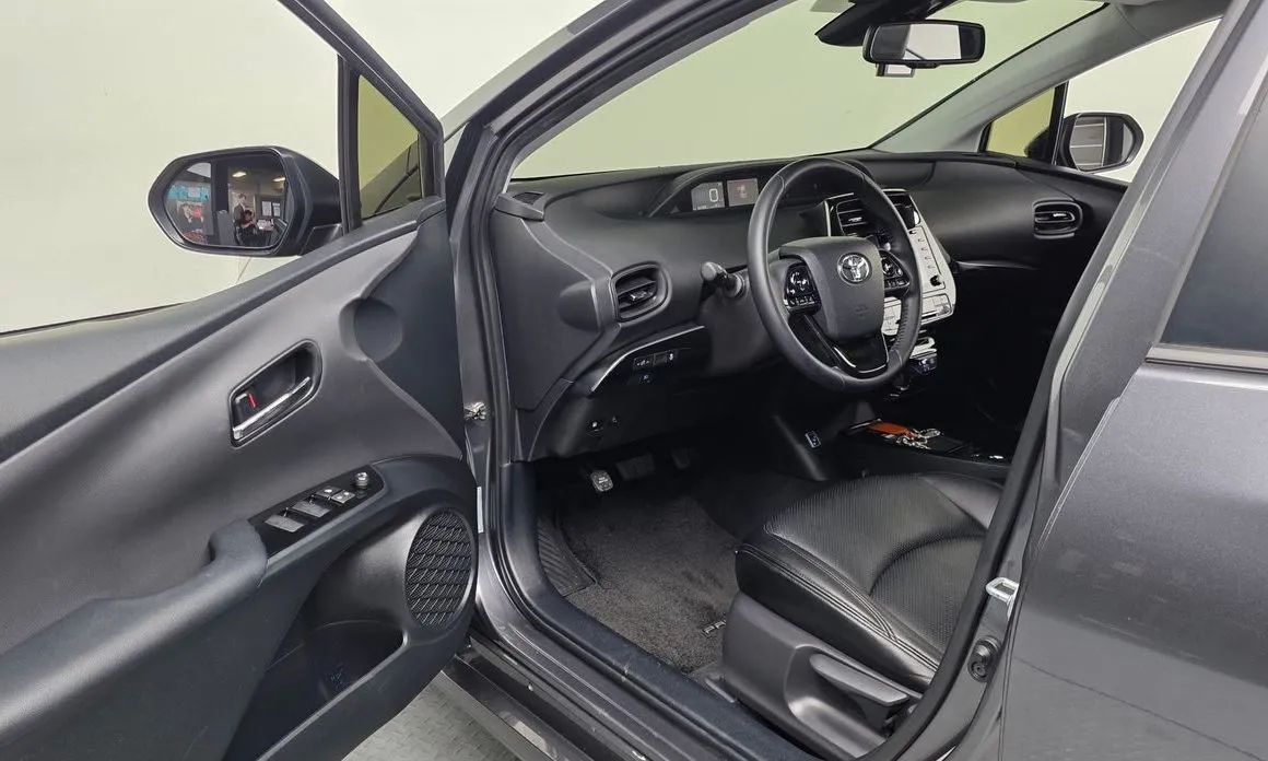Toyota Prius — фото 10