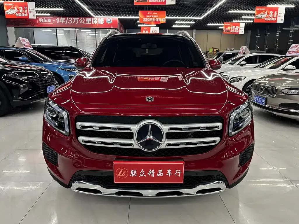Mercedes-Benz GLB — фото 1