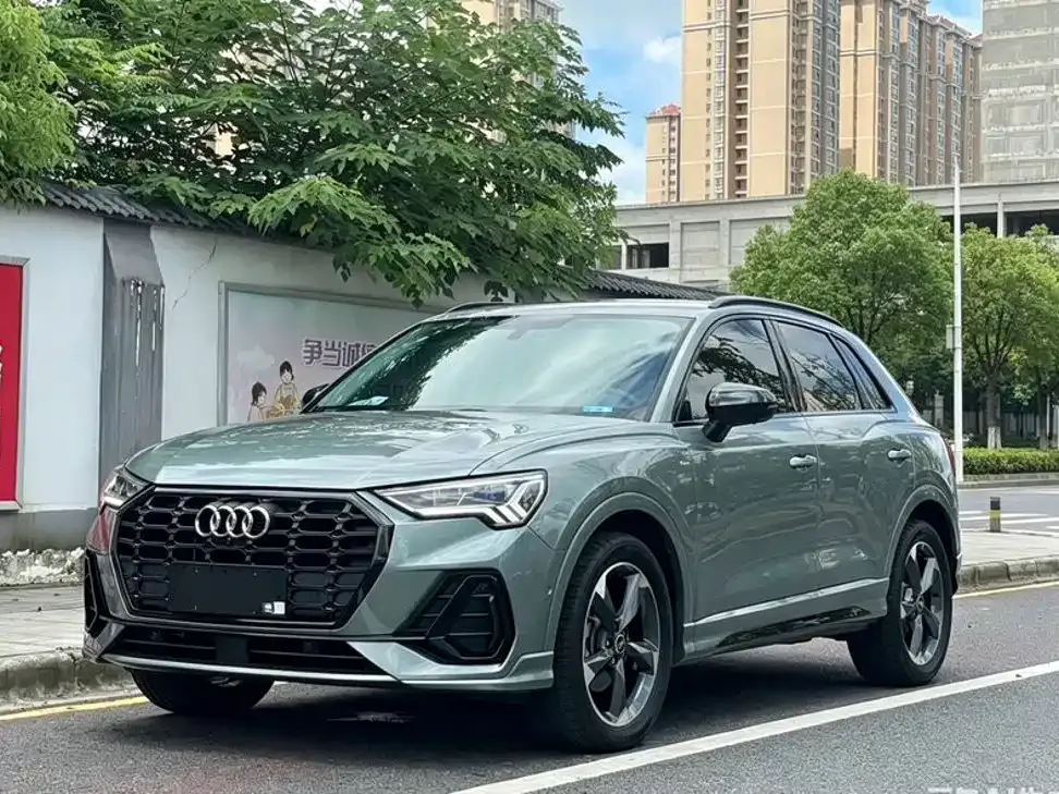 Audi Q3 — фото 1