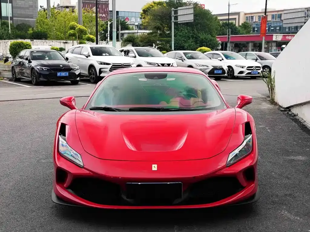 Ferrari F8 — фото 10