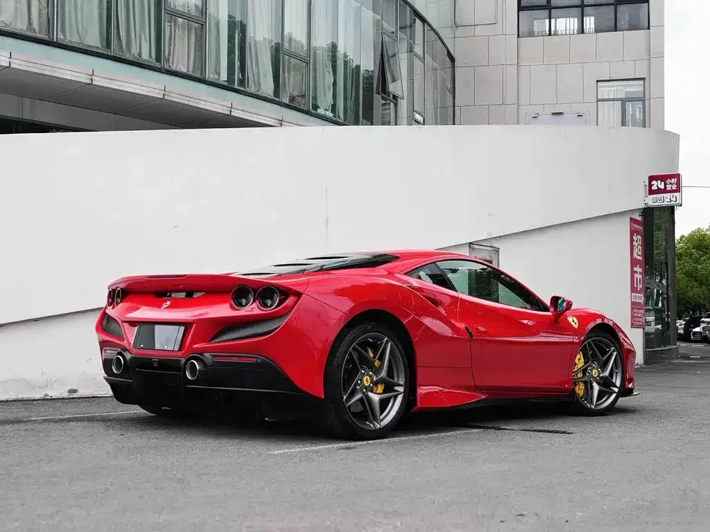 Ferrari F8 — фото 7
