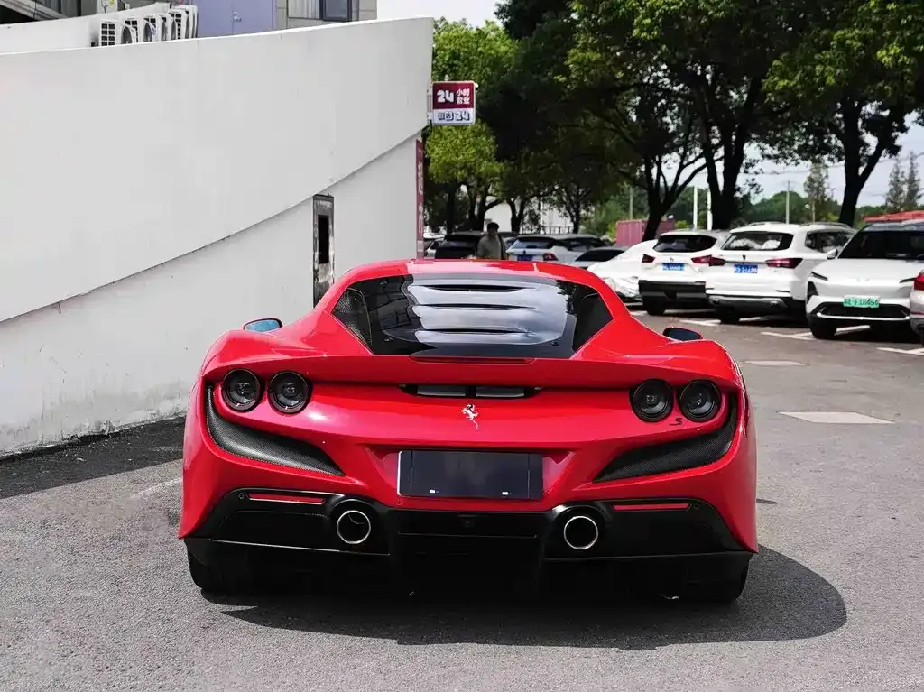 Ferrari F8 — фото 6
