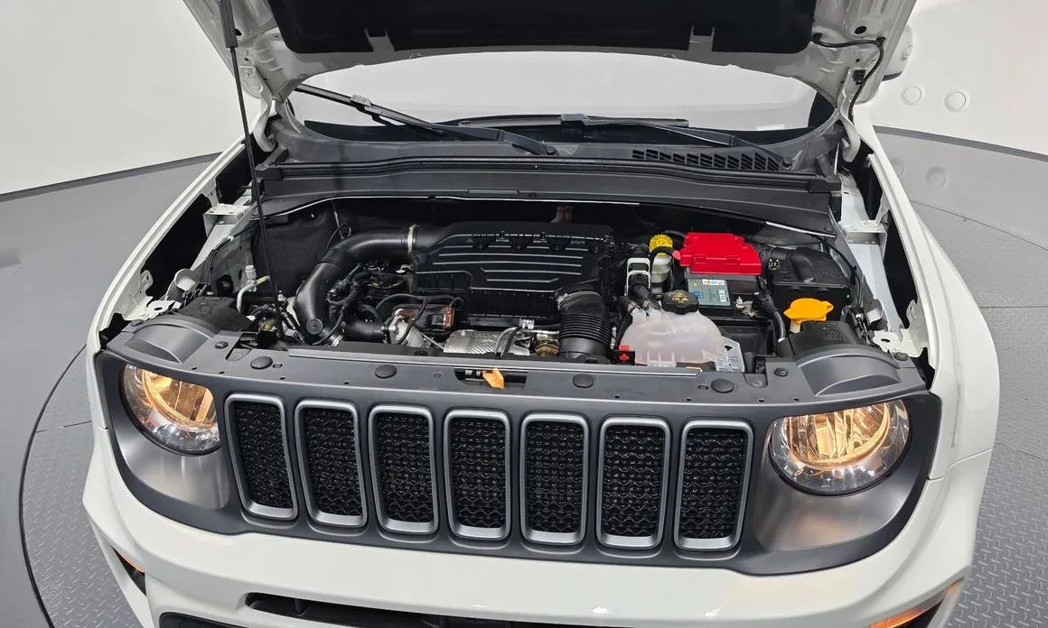 Jeep Renegade — фото 10