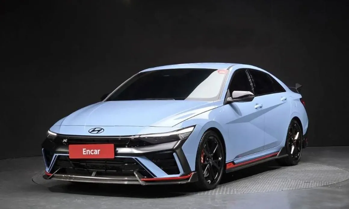 Hyundai AVANTE — фото 1