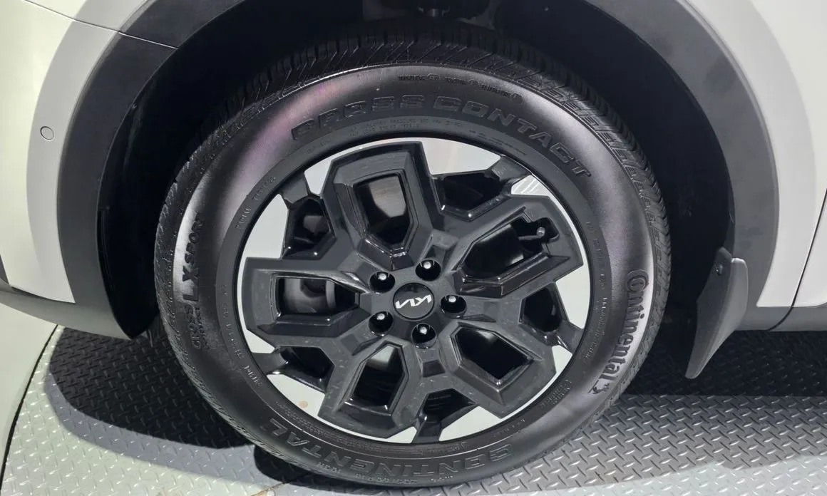 Kia Sorento — фото 7