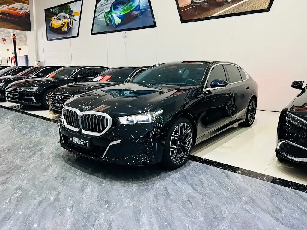 BMW 5 Series — фото 1