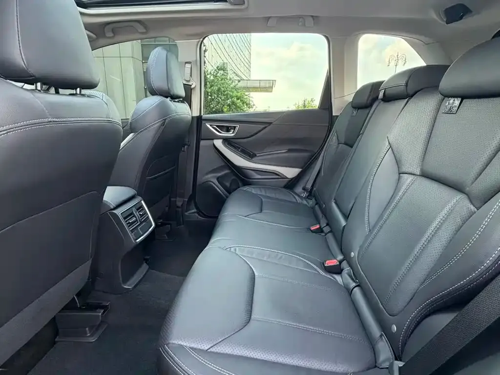 Subaru Forester — фото 6
