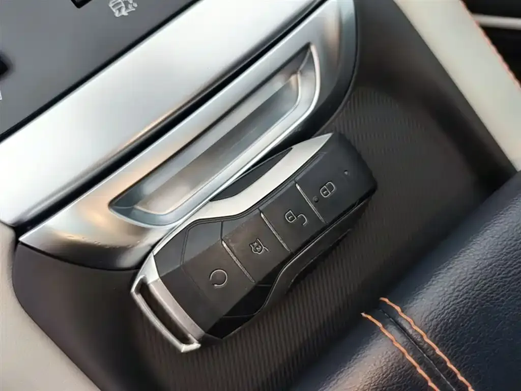 BYD PLUS New Energy — фото 3