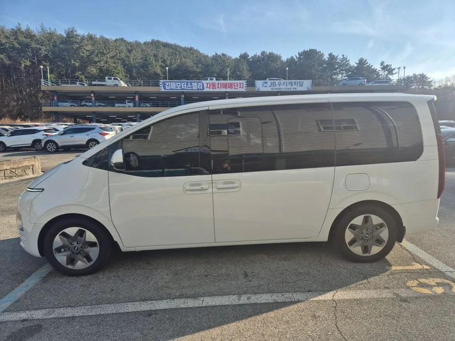 Hyundai Staria — фото 4