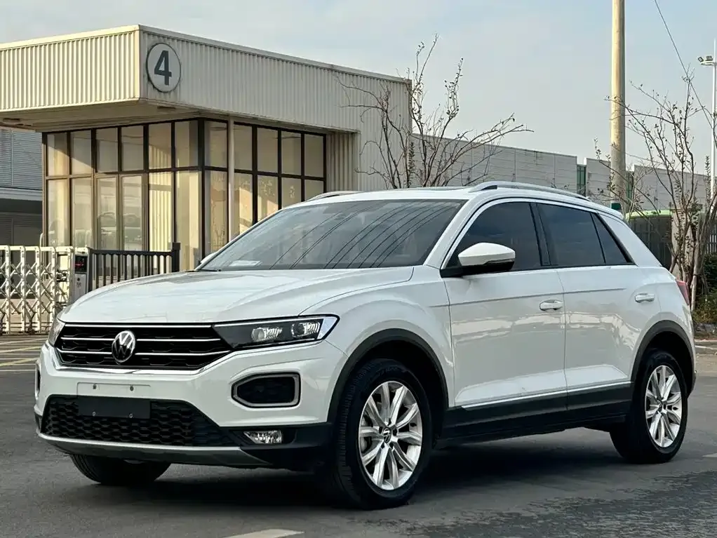 Volkswagen T-Roc — фото 1