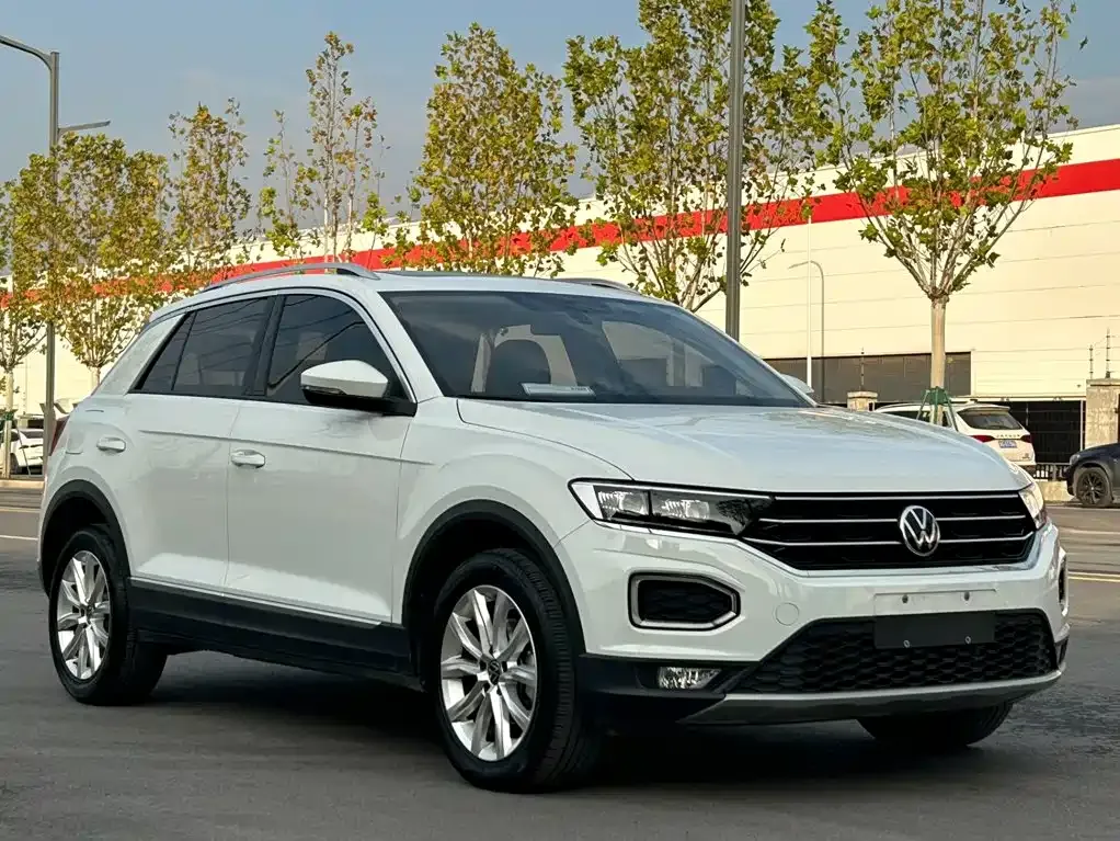 Volkswagen T-Roc — фото 8