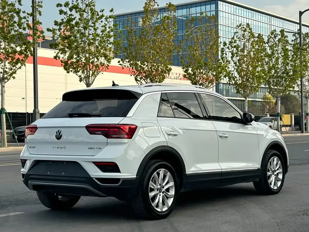 Volkswagen T-Roc — фото 10