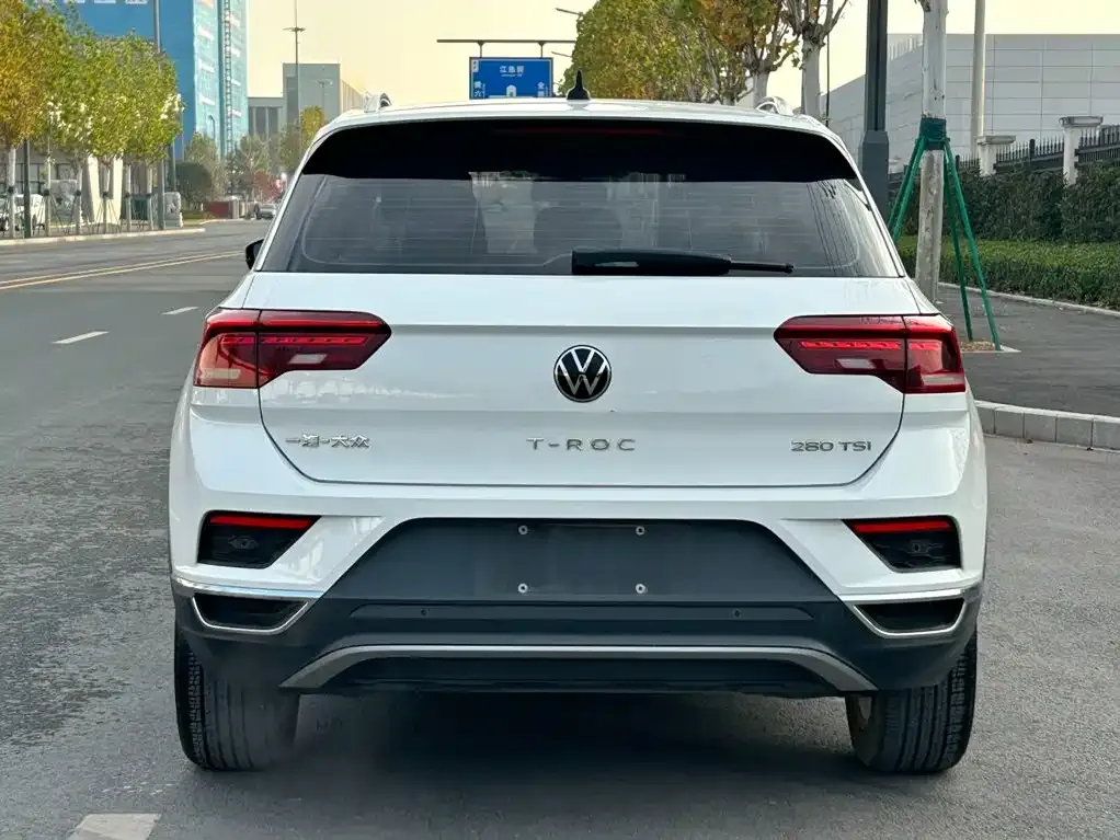 Volkswagen T-Roc — фото 2
