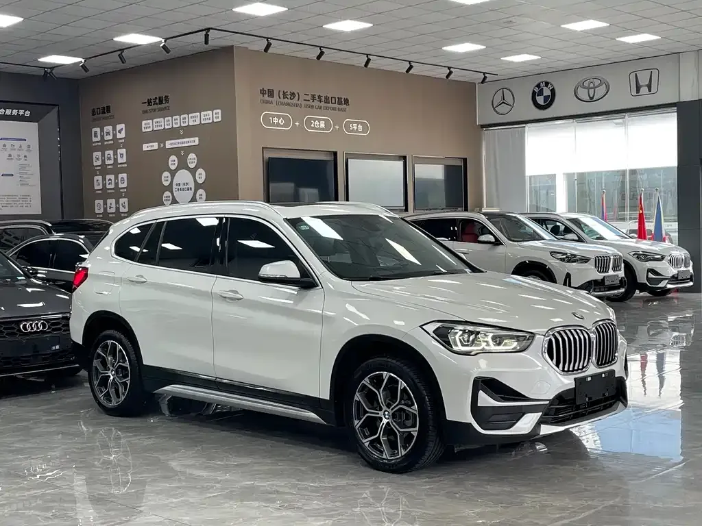 BMW X1 — фото 7