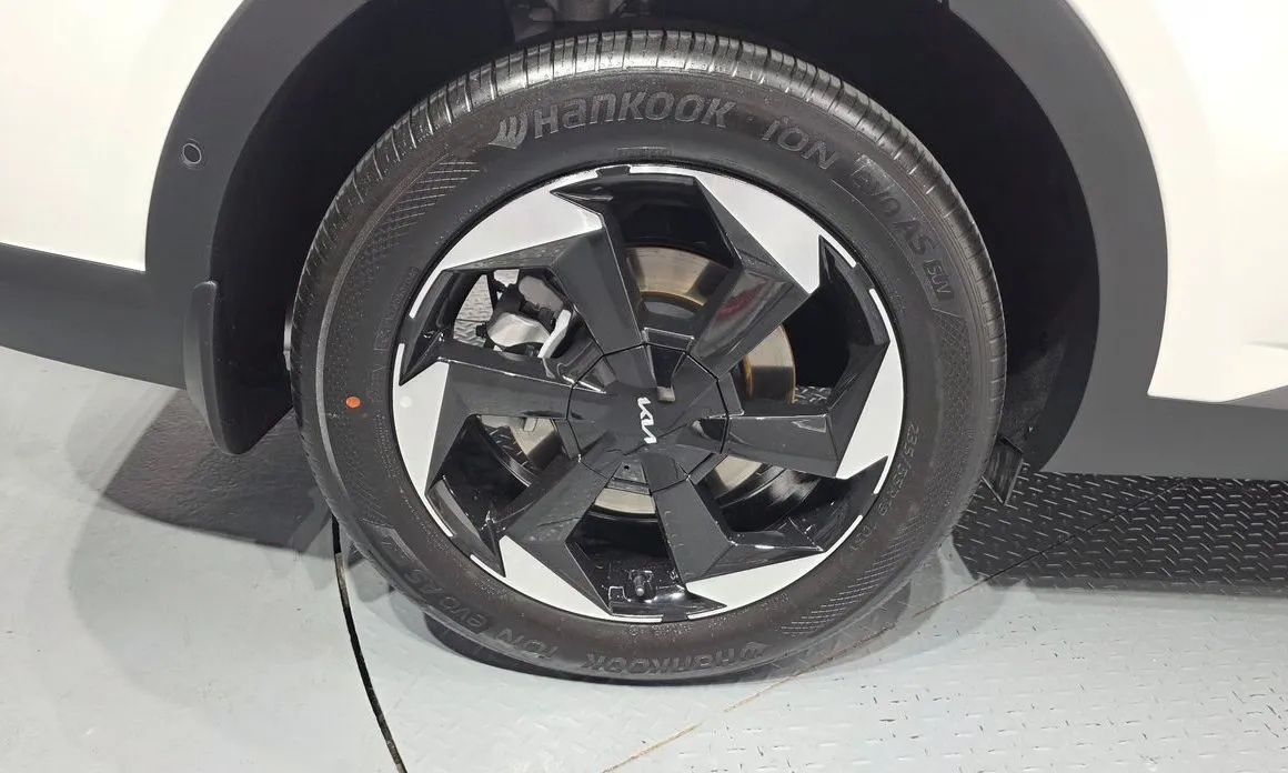 Kia Sorento — фото 8