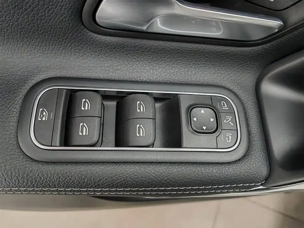 Mercedes-Benz A-Class — фото 10