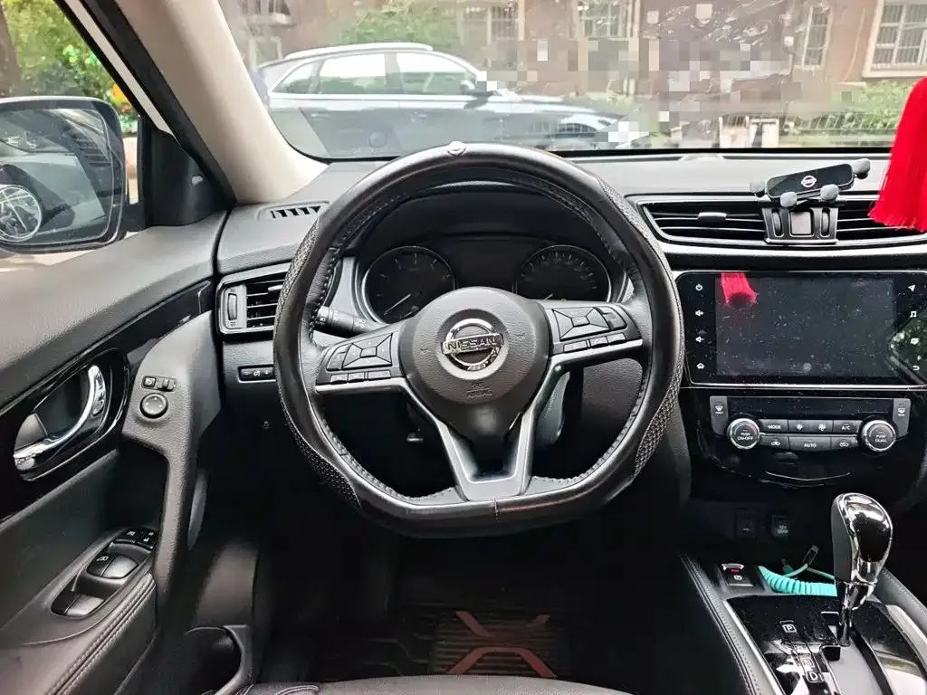 Nissan X-Trail — фото 10