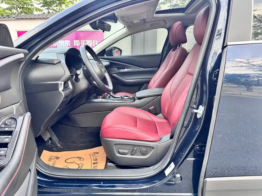 Mazda CX-30 2022 из CN, фото 2