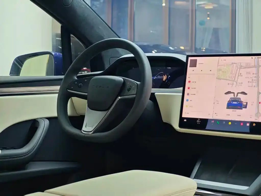 Tesla Model X — фото 3
