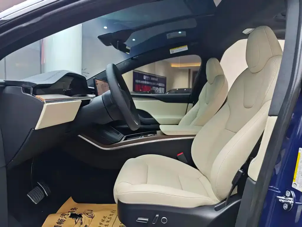 Tesla Model X — фото 2