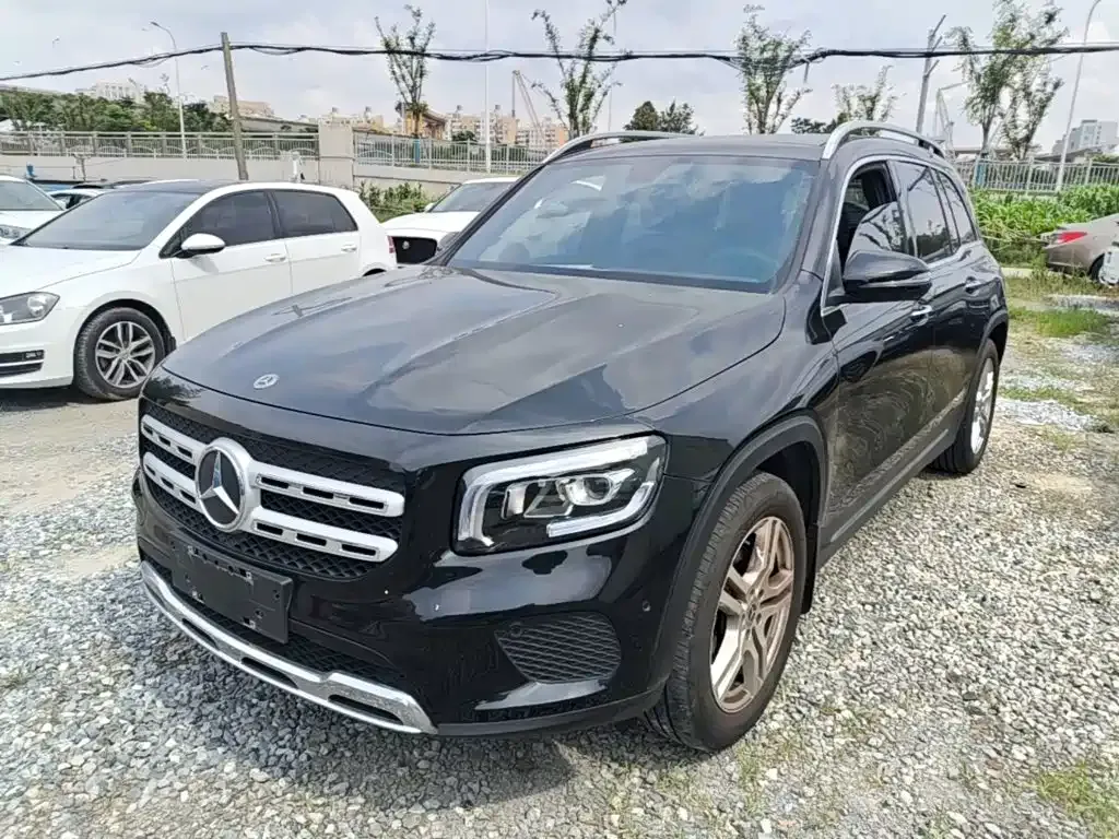 Mercedes-Benz GLB — фото 1