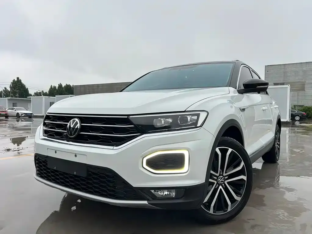 Volkswagen T-Roc — фото 1