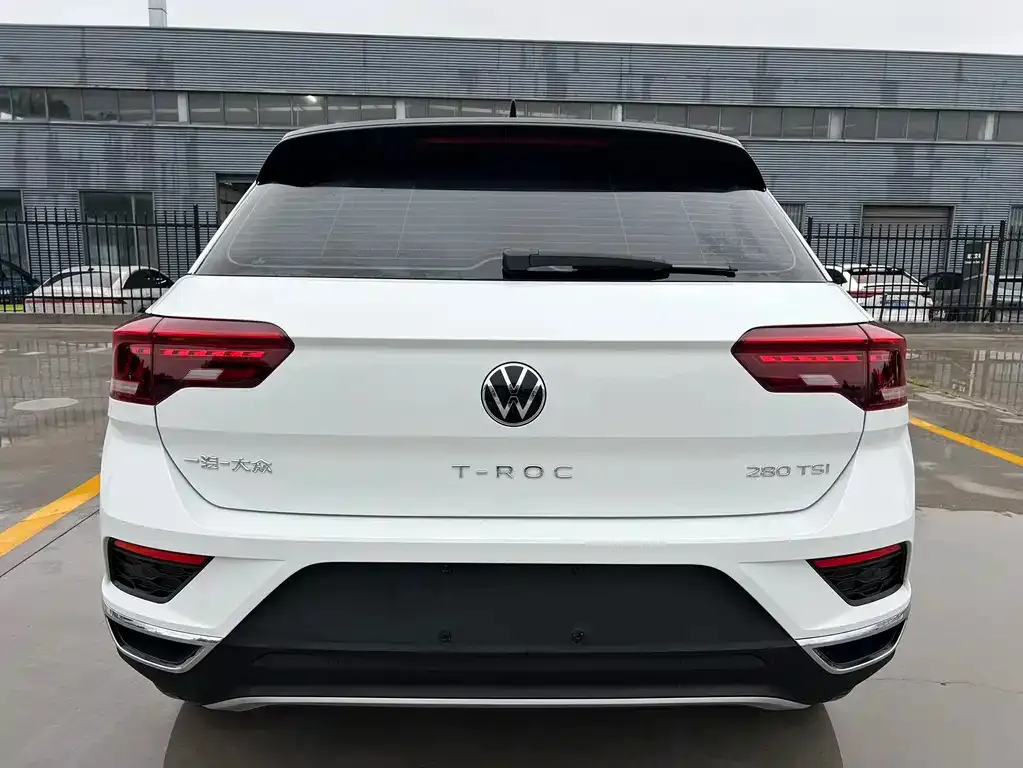 Volkswagen T-Roc — фото 9