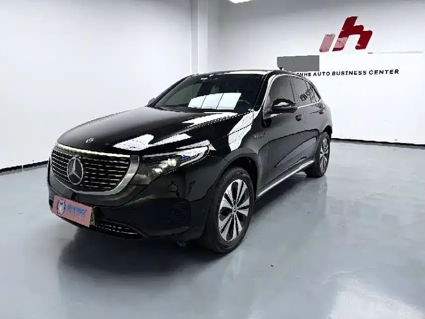 Mercedes-Benz EQC — фото 1