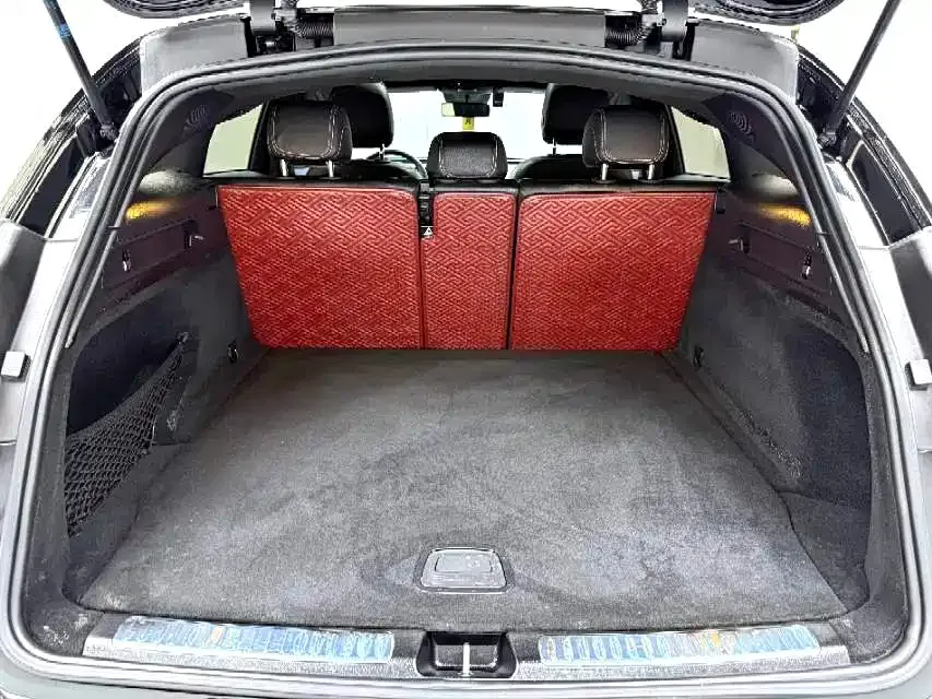 Mercedes-Benz EQC — фото 8
